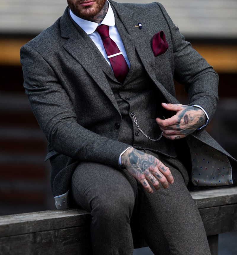 13 best suit material: A suit fabric recommendation guide 31 best suit material 4