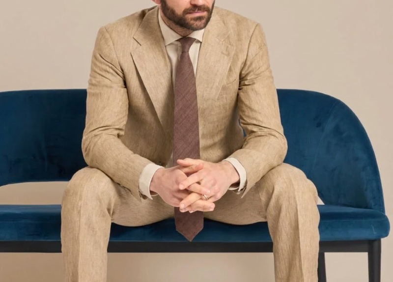 brown suit beige shirt 1a5