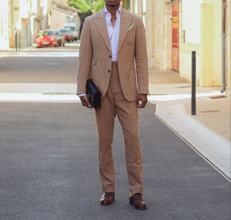 brown suit pink shirt 1a
