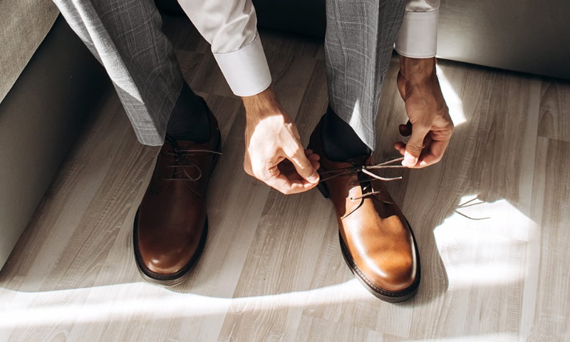 Grey suit combinations: A full guide about grey suit styling 32 grey suit combinations 12