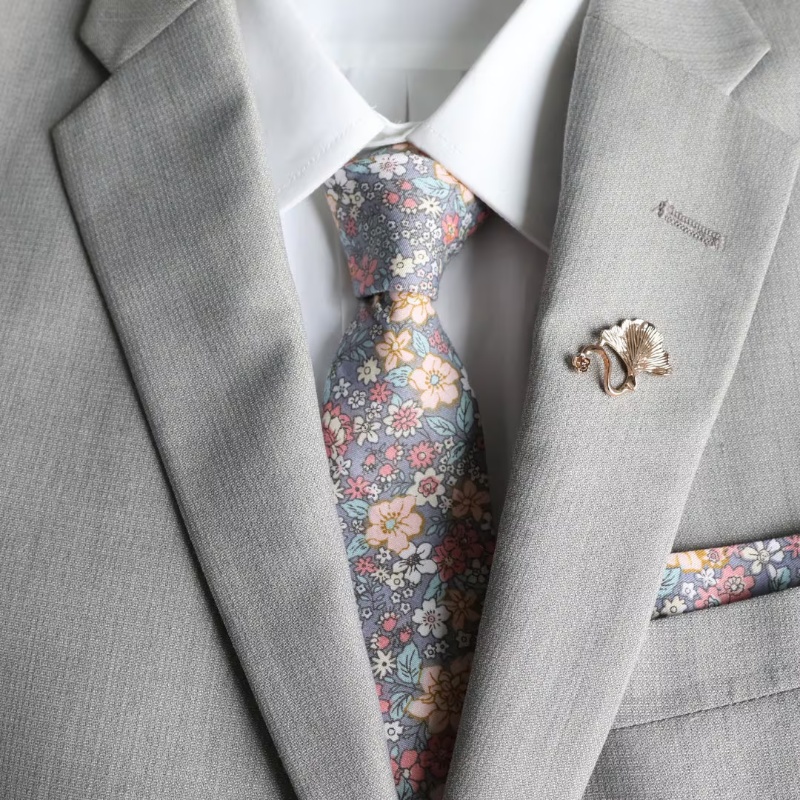 Grey suit combinations: A full guide about grey suit styling 28 grey suit combinations 8