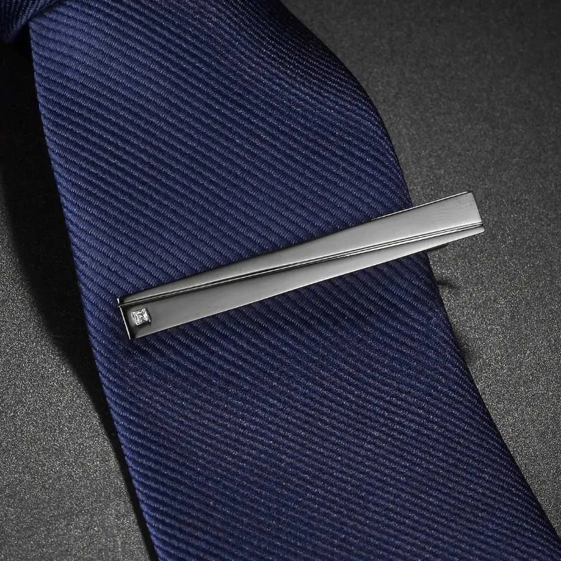 Grey suit combinations: A full guide about grey suit styling 29 grey suit combinations 9