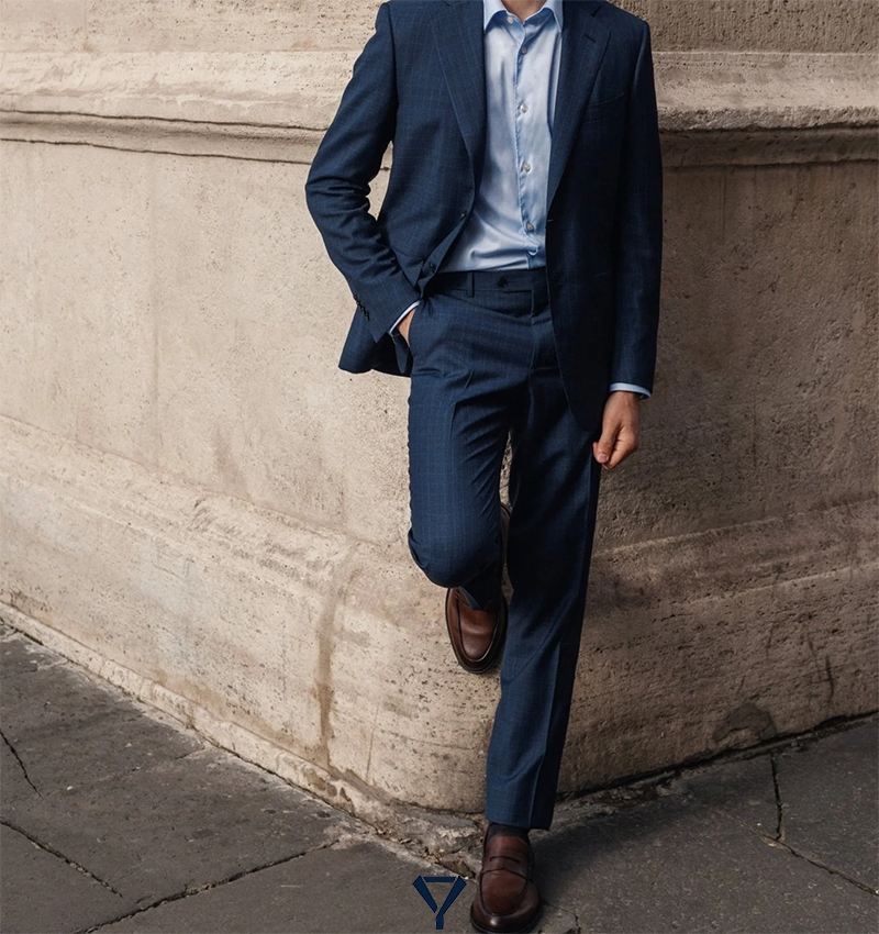 how to style a navy suit 4