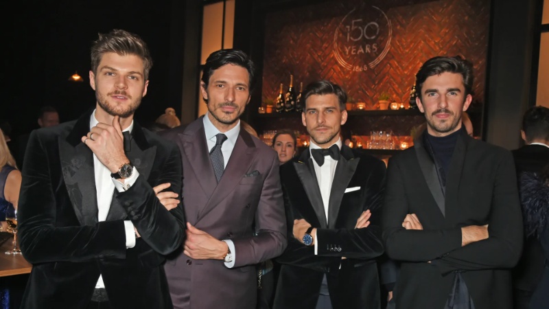 How to wear a black suit: A full black suit styling guide 36 how to wear a black suit 16 1