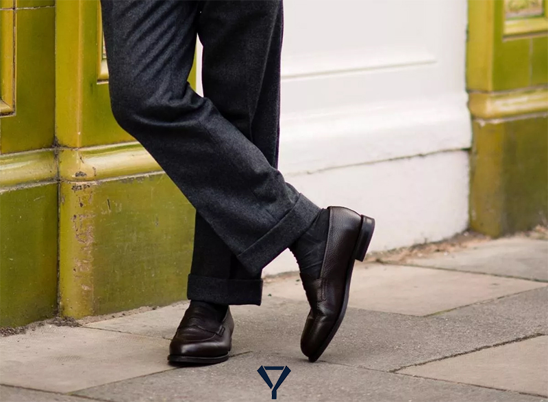 how to wear a charcoal suit 14