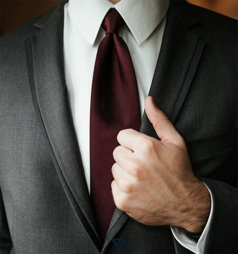 how to wear a charcoal suit 6