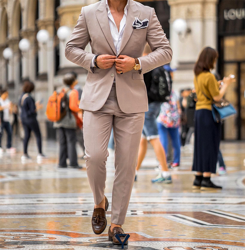 how to wear a tan suit 9