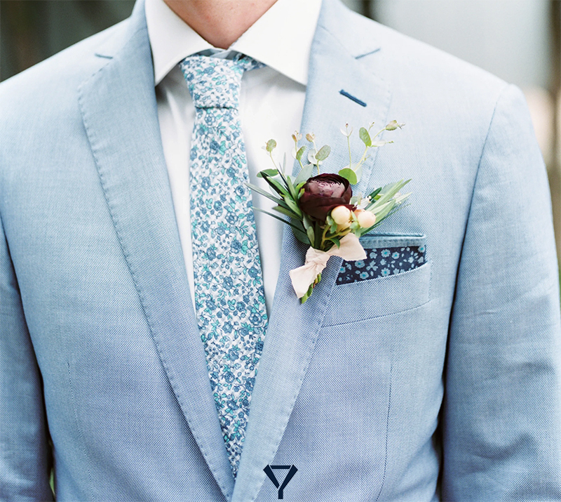 tie to wear with light blue suit 11