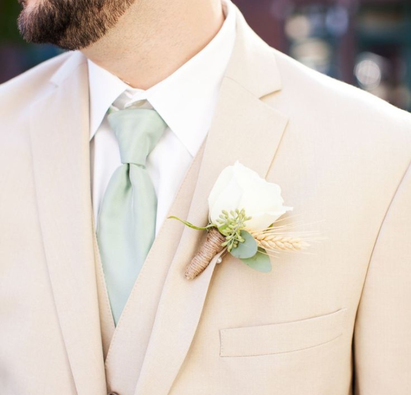 tie with beige suit 9