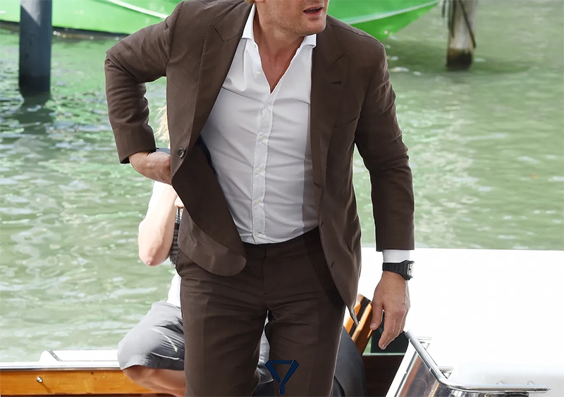 what color shirt for brown suit 4