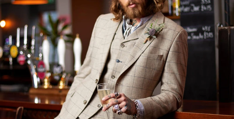 what color shirt with beige suit 11