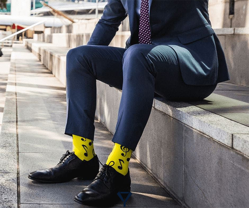 What Color Socks to Wear with Navy Suit for the Best Look 30 what color socks to wear with navy suit 12