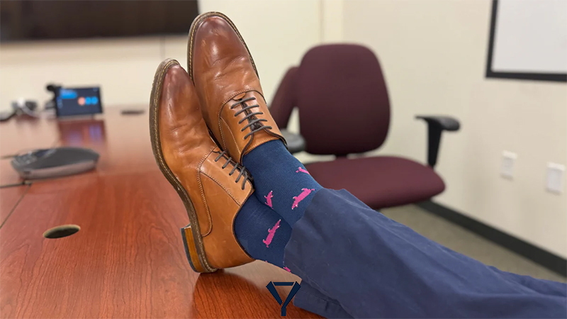 What Color Socks to Wear with Navy Suit for the Best Look 31 what color socks to wear with navy suit 13