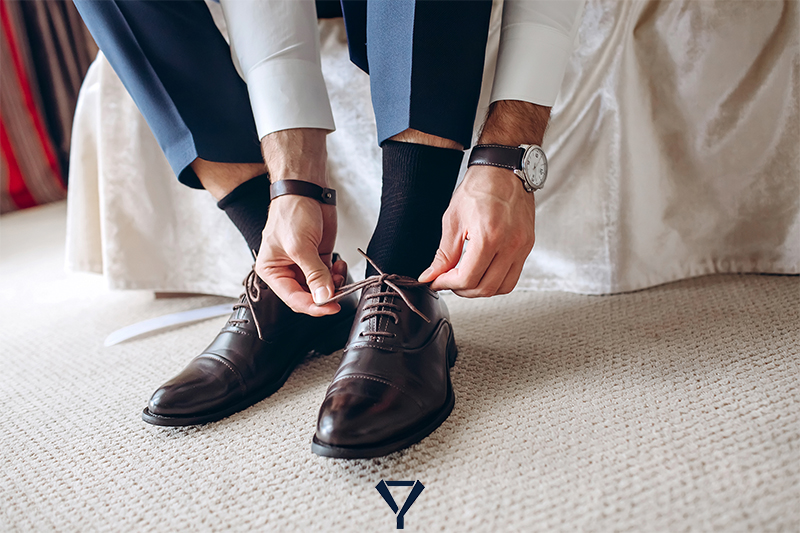 What Color Socks to Wear with Navy Suit for the Best Look 22 what color socks to wear with navy suit 3