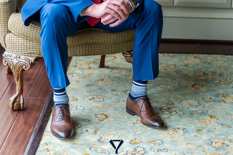 What Color Socks to Wear with Navy Suit for the Best Look 27 what color socks to wear with navy suit 9