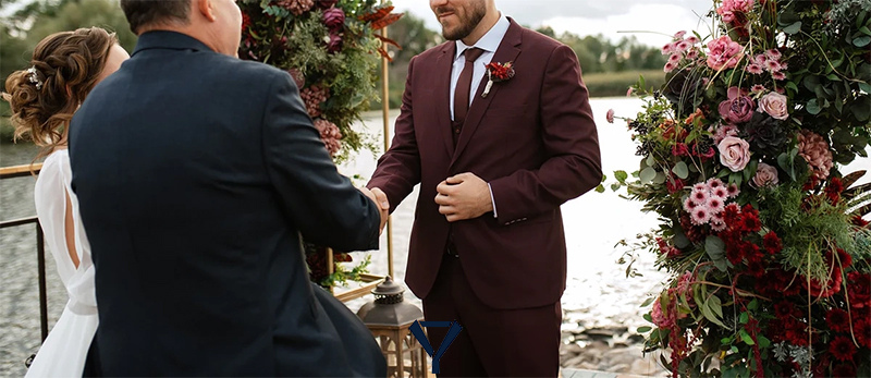 what color tie with burgundy suit 14