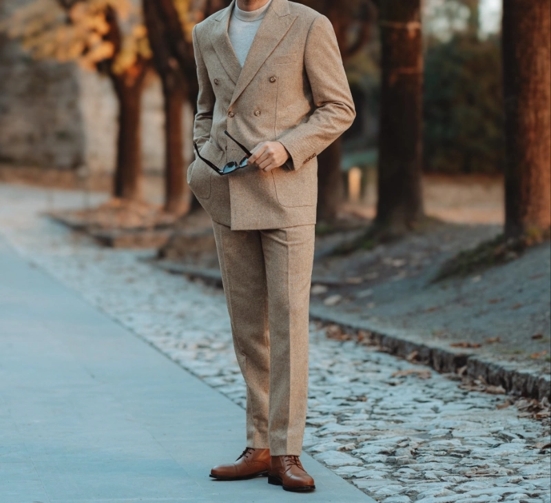 what colour shoes with beige suit 10