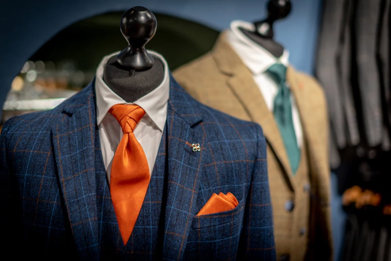 What is a single breasted suit? What is its differents vs. Double breasted 28 what is a single breasted suit 1118