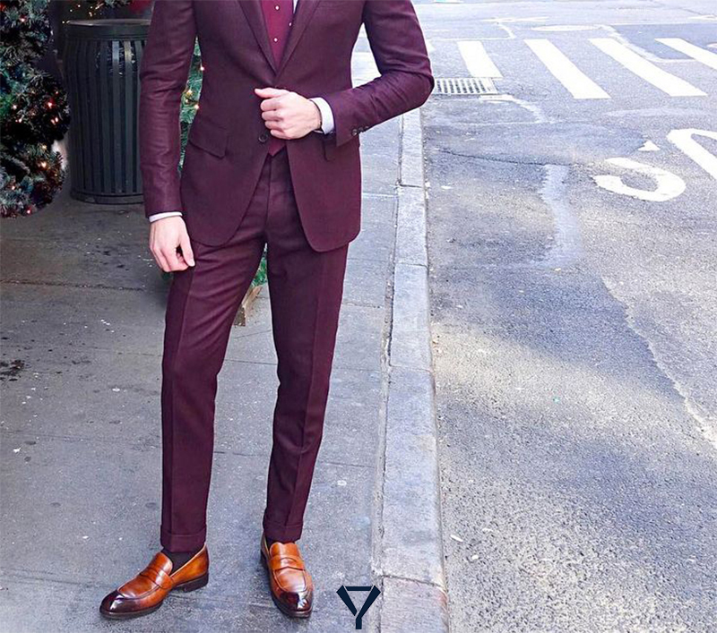 what shoes with burgundy suit 13