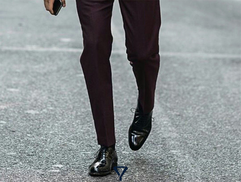 what shoes with burgundy suit a1